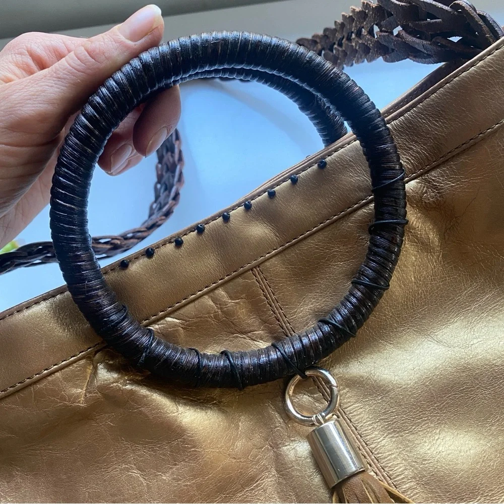 ALFANI LEATHER Gorgeous Golden Leather Shoulder Bag Fringe Detail Magnet Closure